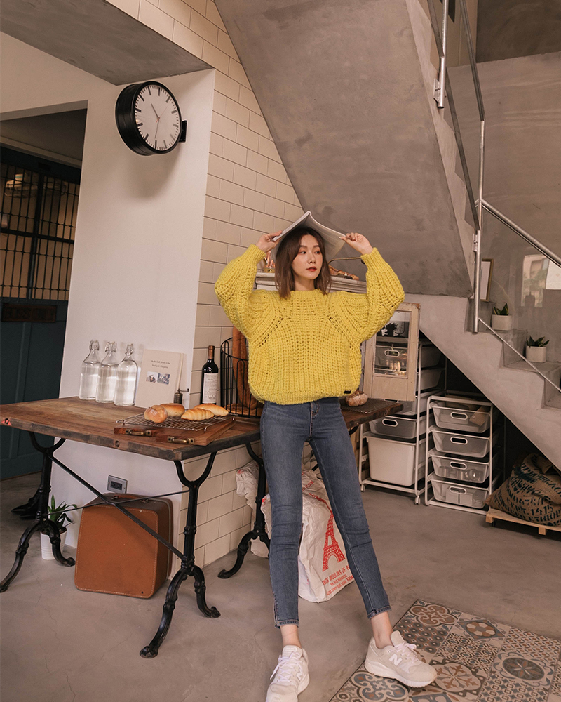 舒適Q彈面料/韓國商品 商品長度/適中商品版型/適中商品厚薄/適中商品彈性/適中 *如想要清洗此款商品建議通過專業清洗店進行洗滌。 *此款材質特性，不宜使用衣架吊掛，建議平放 / 避免摩擦 *請避免手