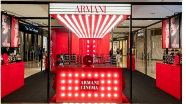 ARMANI CINEMA快閃店終於來台，首站今天開始就在SOGO忠孝館，變身電影女主角、限量絕美唇膏這裡找