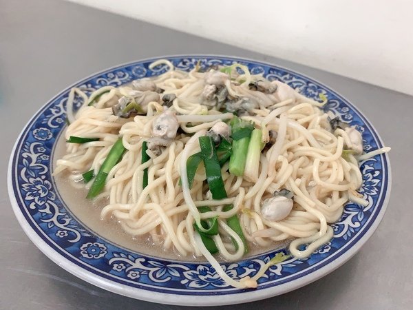 「溪州美食推薦」彰化安心旅遊，現做「蚵仔炒麵/便當/蚵嗲/蘿蔔糕/挫冰/炸粿/菜條/各式湯品」在地美食首選-三條麗華小吃店直擊分享