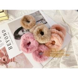 ◎質感極佳，柔膚不粗糙絨毛。|◎|◎品牌:無款式:髮圈/髮束材質:商品材質：布料、皮筋顏色:多色組合流行元素:豹紋/動物紋出口地:台灣品牌國家:台灣產地:中國