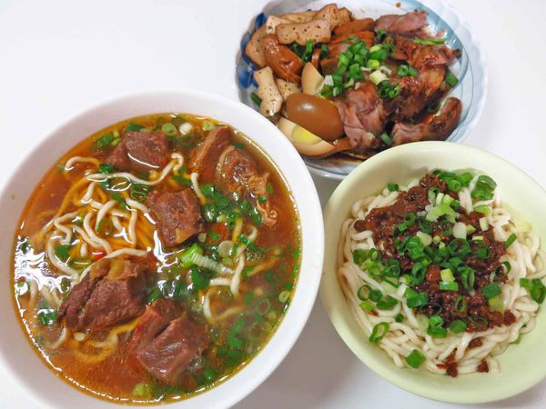 【新莊美食】一品香牛肉麵-1個禮拜只開4天的隱藏版美食 【新莊美食】一品香牛肉麵-1個禮拜只開4天的隱藏版美食