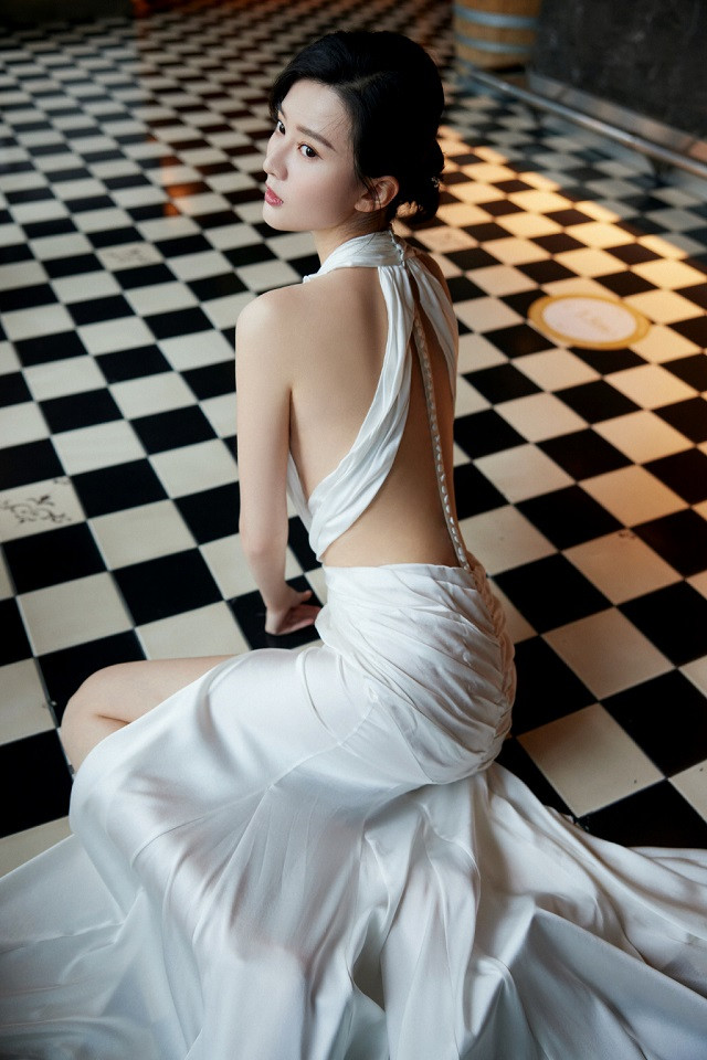 女星紅毯造型精修vs未修12：喬欣