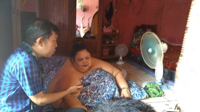  Titi Wati, wanita obesitas dengan berat 300 Kg di rumahnya, Jalan Bima Komplek G Obos Permai, Palangka Raya, Kalimantan Tengah. (Foto: MI/S