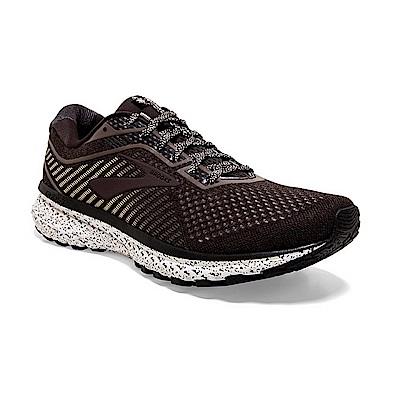 平衡柔軟避震順暢跑感柔軟，安全保護