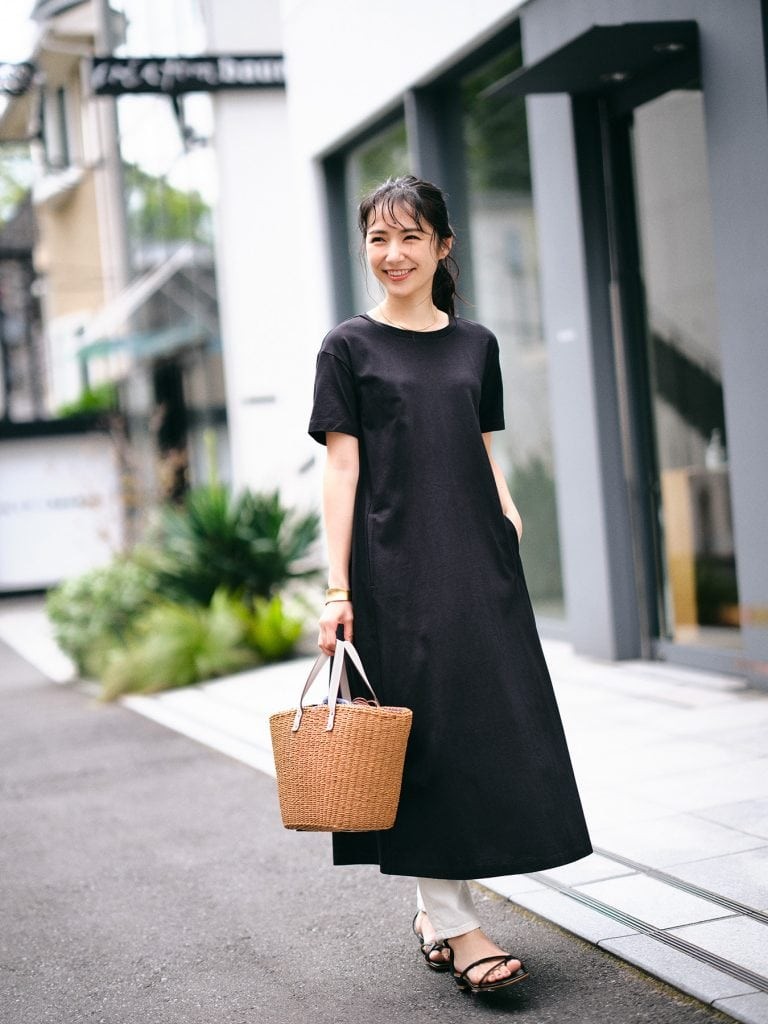 全身gu モノトーンコーデ 1490のtシャツワンピを安っぽく見せないコツ