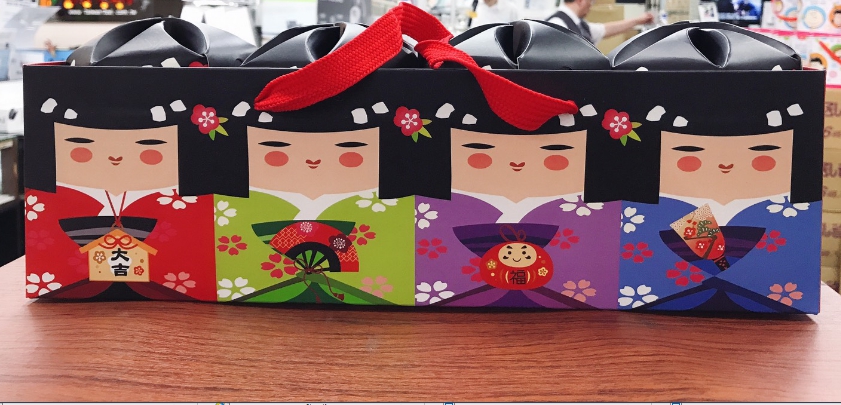 花伊朵黑糖日系娃娃禮盒 (4入裝/組)*6組， 內有四種口味: 玫瑰/紅棗桂圓/薑母黑糖，效期: 2020/3/1