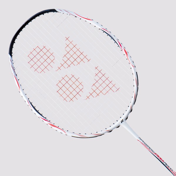 偉勁國際體育，從店⾯起步，提供的服務從基本商品販售、穿線諮詢、辦理賽事，具有職業穿線能⼒，具有認證裁判⼈⼒，具有豐富的教練圈，是⼀間店，是⼀個網球的多元介⾯，是⼀個複合平台，希冀創造出更多網球的美好體