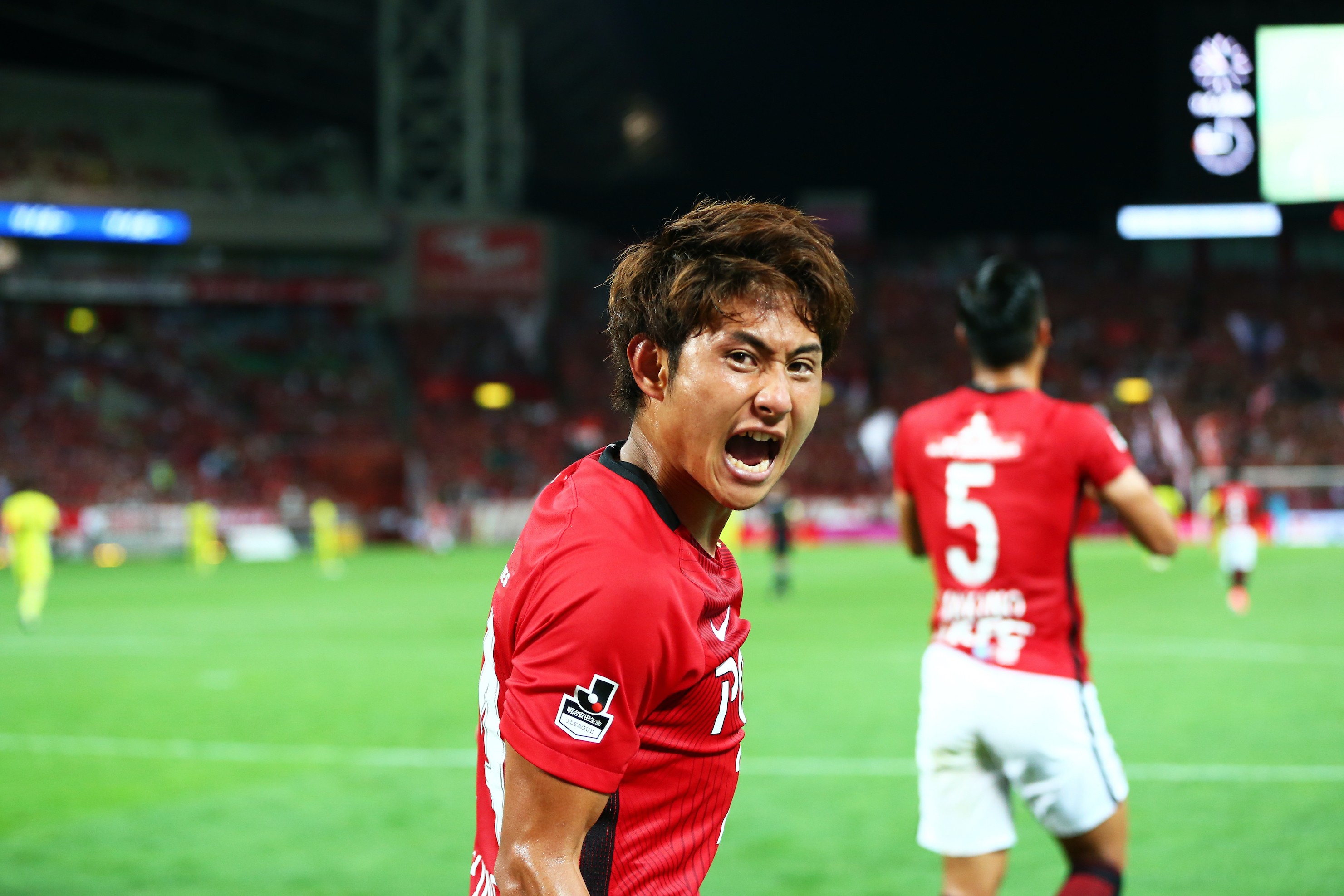 柏木陽介 MVP Tシャツ 10番 サイン入り興梠慎三　柏木陽介 news_slider_310469_1.jpg?time=