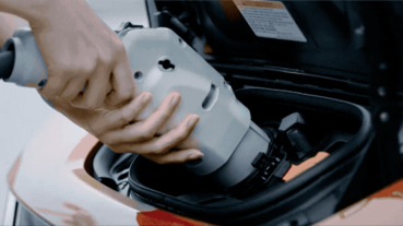 「用電來付停車費」是 Nissan 對電動車的新想像
