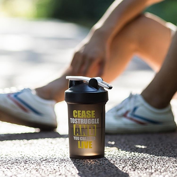 搖搖杯健身杯攪拌杯水杯杯子蛋白搖粉杯運動便攜塑料男【快速出貨】