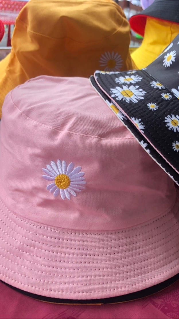 หมวกสวยๆๆๆพร้อมส่งจ้า. 🌸