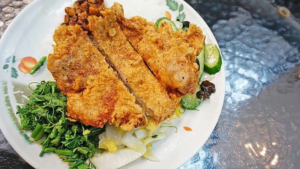 台北善導寺排隊排骨飯美食推薦 青島排骨便當