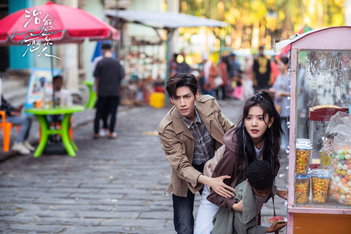 《治癒系戀人》劇情看點＆首播評價！外科醫生羅雲熙愛上「罕病少女」章若楠糖分爆表