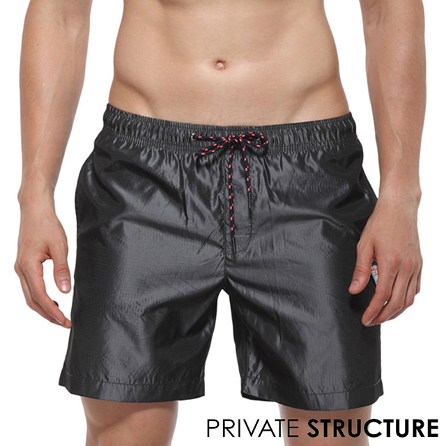 ◆金屬感極強的必備時尚單品◆腰間繫繩可以自由調整大小◆超強的透氣性和彈性柔軟度◆精緻速乾面料運動保持清爽型號：161MB3165G2