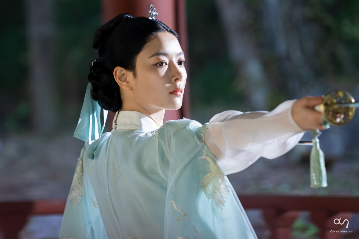 《與惡魔有約》金裕貞古裝造型美翻！盤點金裕貞歷年古裝造型