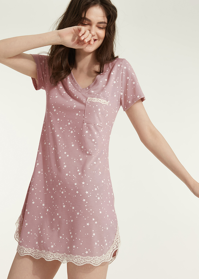 連身_Wonderland．V領口袋短袖睡衣(茱萸粉-星星灑落)