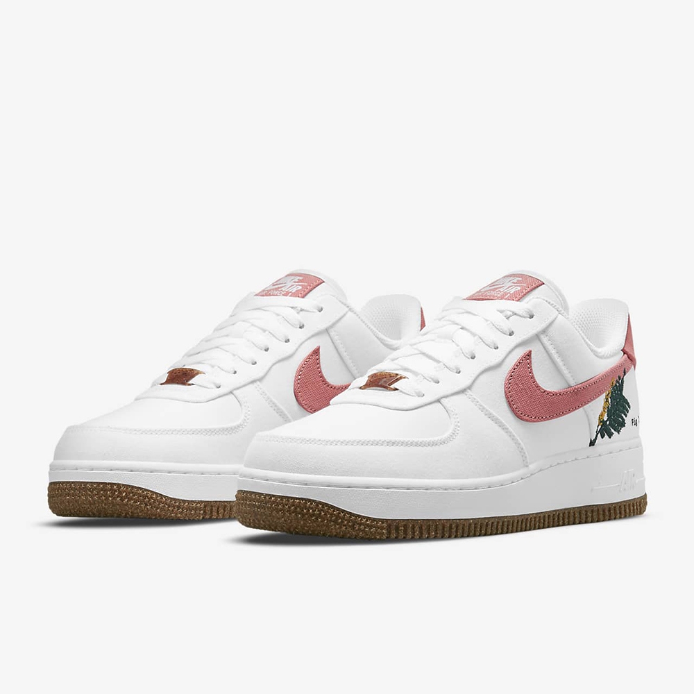 NIKE AIR FORCE 1 07 SE 女 休閒鞋 白