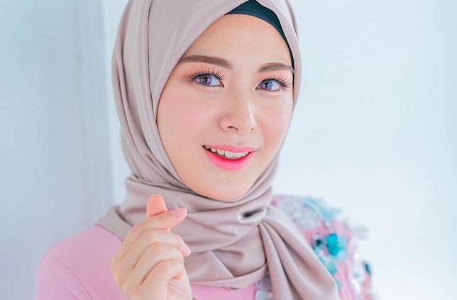 5 Cewek Muslim Korea yang Gaya Fashion & Hijabnya Bisa ...