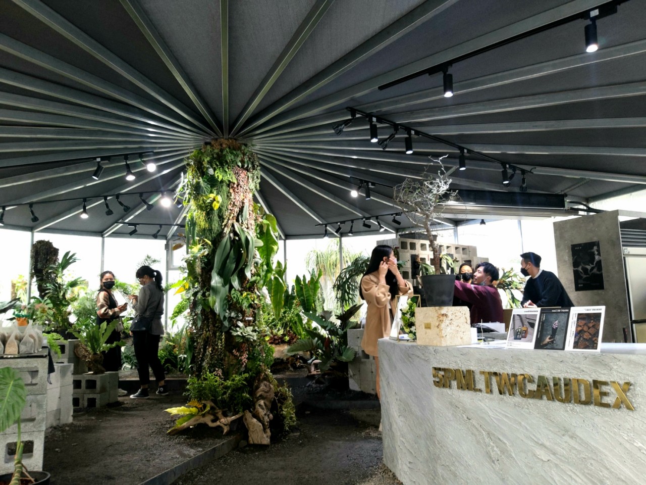 PARK2草悟廣場;綠園道;美食;餐廳;公園;台中;ROCKLAND;ROCKPLUS;MOLINO;正面奶酥;酉5PM TWCAUDEX;新村站著吃烤肉;設計