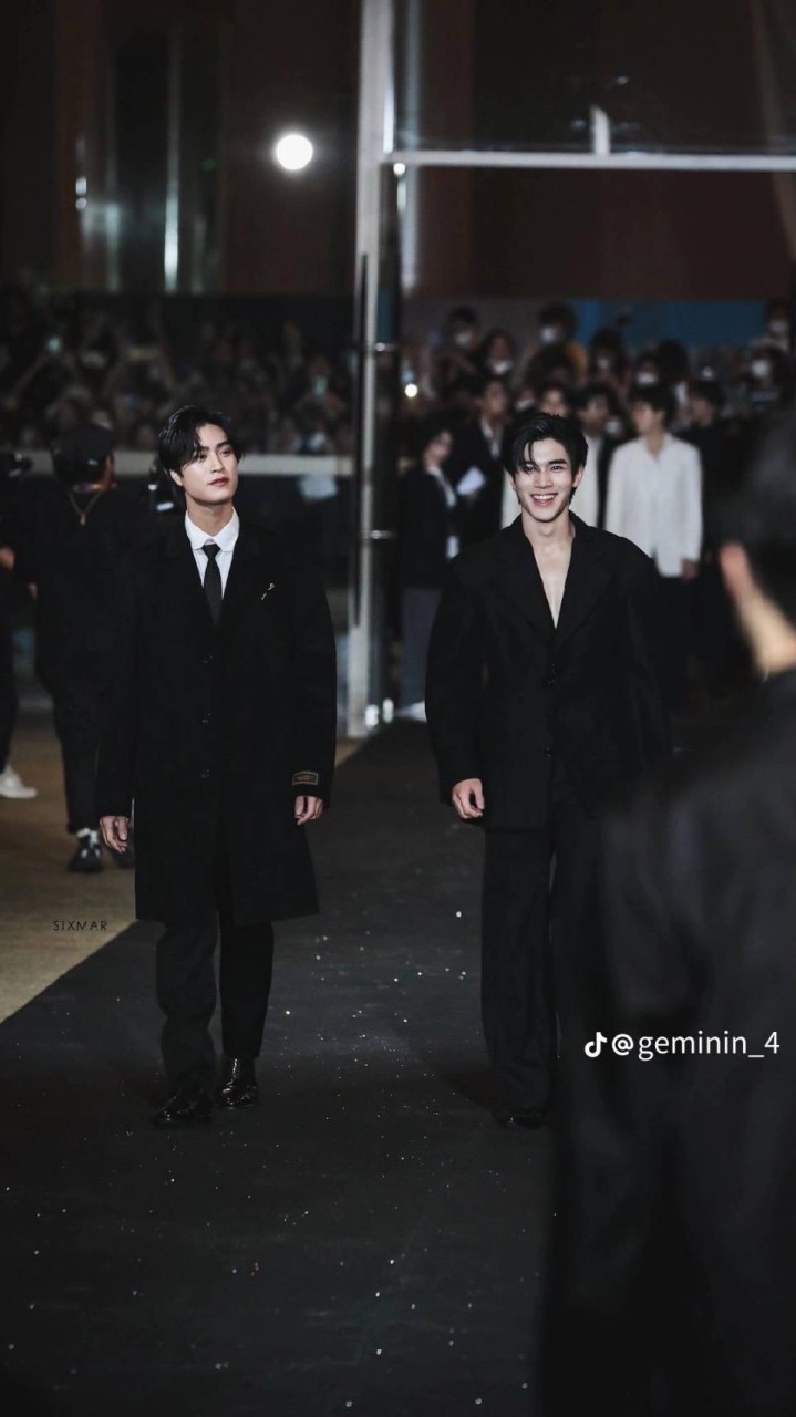 คนคลั่งรักโฟร์ทเจมีไนน์