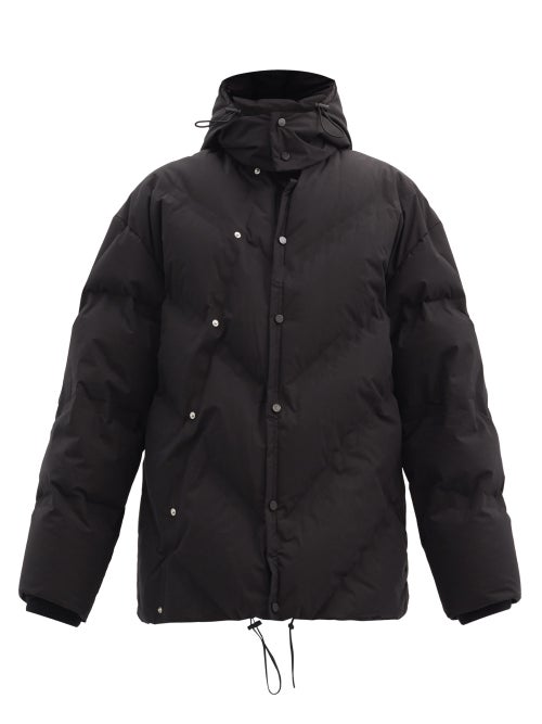 Bottega Veneta - The oversized silhouettes seen on Bottega Veneta's AW20 runways cemented Daniel Lee