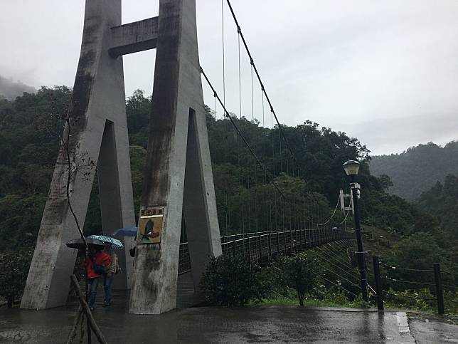 ▲鳩之澤溫泉區的多望吊橋。（圖／奧丁丁體驗）