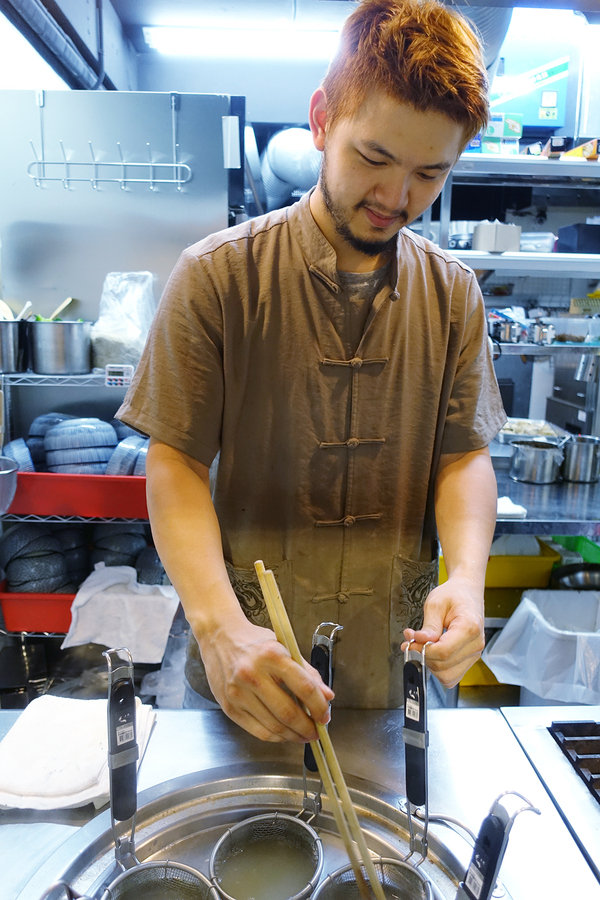 台灣郎正宗牛肉麵-松江南京站好吃牛肉麵，清燉/紅燒/蕃茄/咖哩牛肉麵、油潑抄手麵、手工水餃，中山區牛肉麵推薦(附台灣郎正宗牛肉麵菜單)