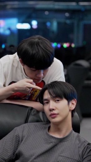 อินโทรเวิร์สปลอมๆ ของแม็กกี้บาส