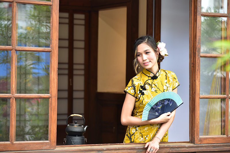 遊程串聯勝利星村的店家，提供旗袍(唐裝)或和服體驗、眷村菜品嚐，也參觀南國青鳥書店、孫立人行館及日式下午茶等活動，行程皆有一位資深導覽員，帶著遊客走讀勝利星村。
