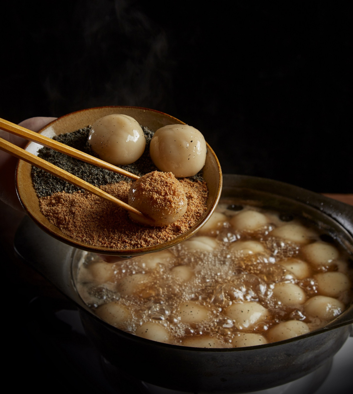 台北新開幕火鍋！萬客什鍋長安東店蝦仁飯、燒麻糬冰必吃，整塊牛排下鍋「這家」嚐鮮