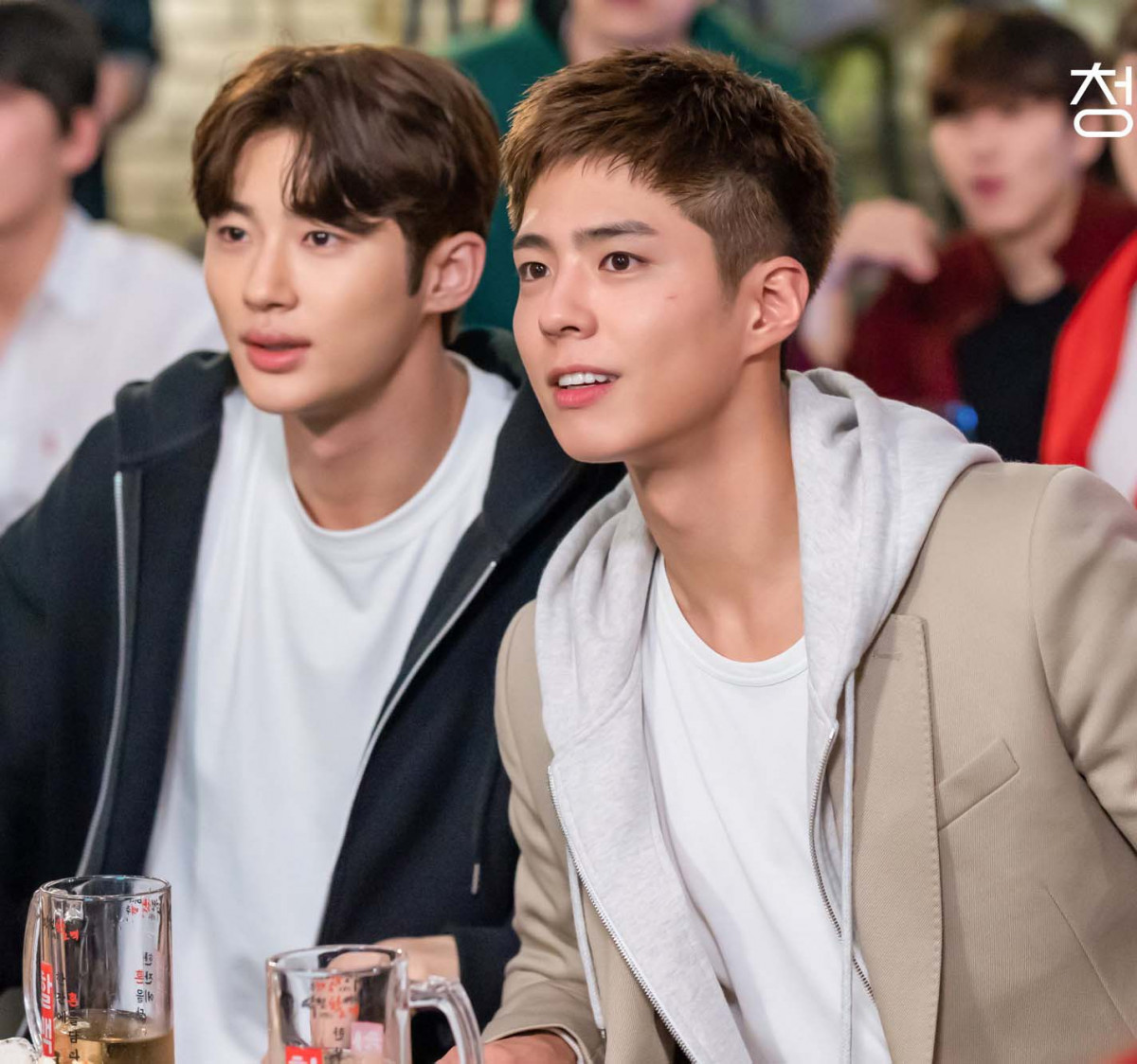 Netflix《青春紀錄》看點4：養眼帥哥CP！朴寶劍&邊佑錫粉紅Bromance