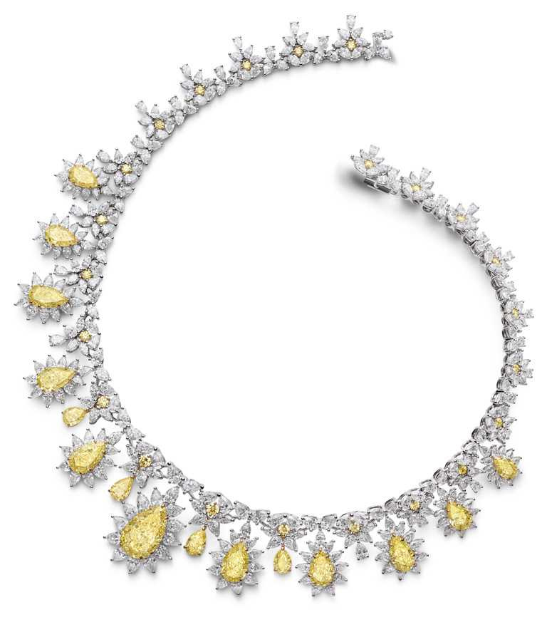 Chopard「Red Carpet紅地毯」系列黃鑽套組，項鍊╱價格店洽。（圖╱Chopard提供）