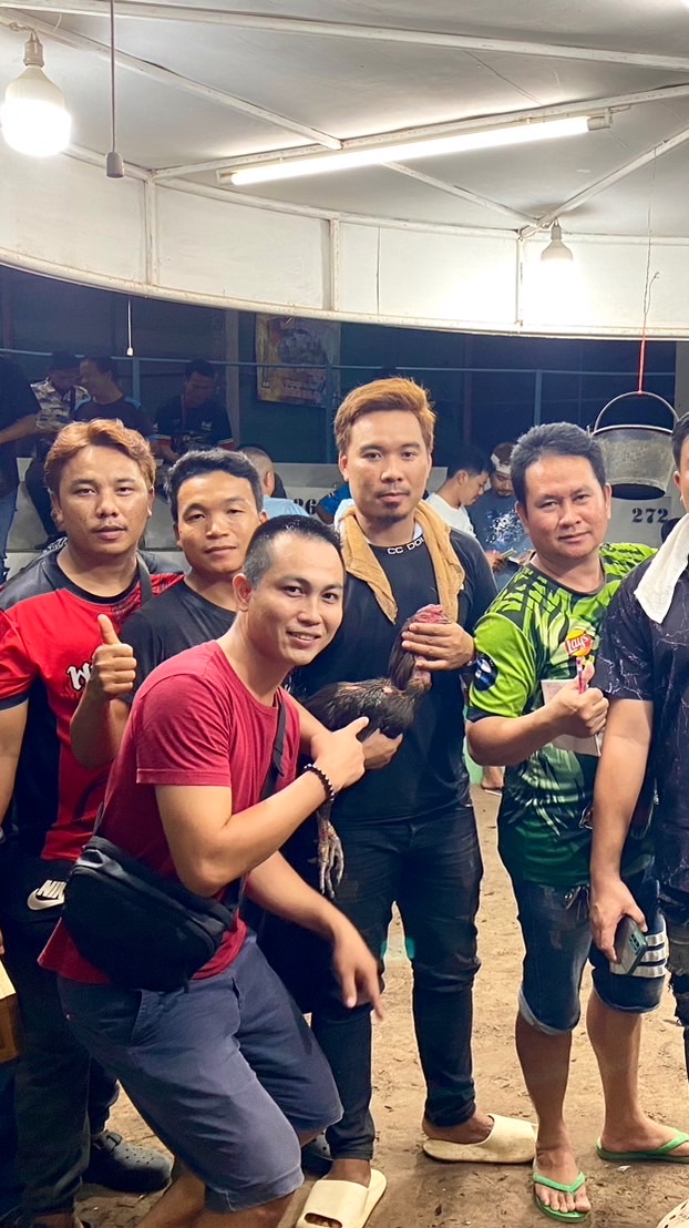 ซุ้มไก่ชนเสริมมรัพย์ฟาร์ม