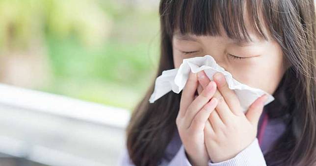 母想用退燒藥讓孩子騙過體溫檢測進校　醫師：請發揮公德心