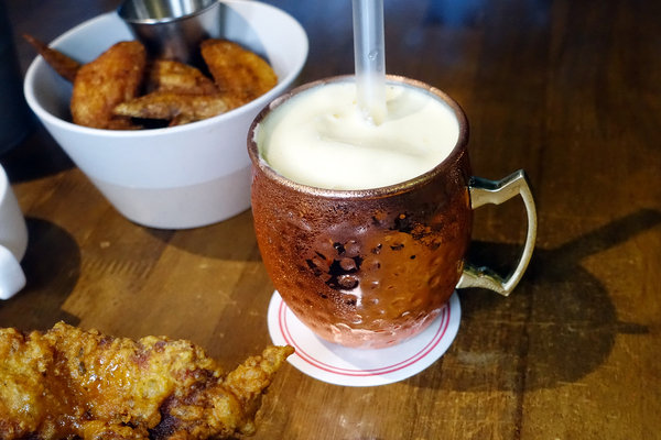 新竹東區竹科人及交大學生聚餐約會美式餐廳，LALA Kitchen新美式餐廳新竹科園店，餐點份量多楓糖鬆餅炸雞超好吃(含LALA Kitchen菜單) 