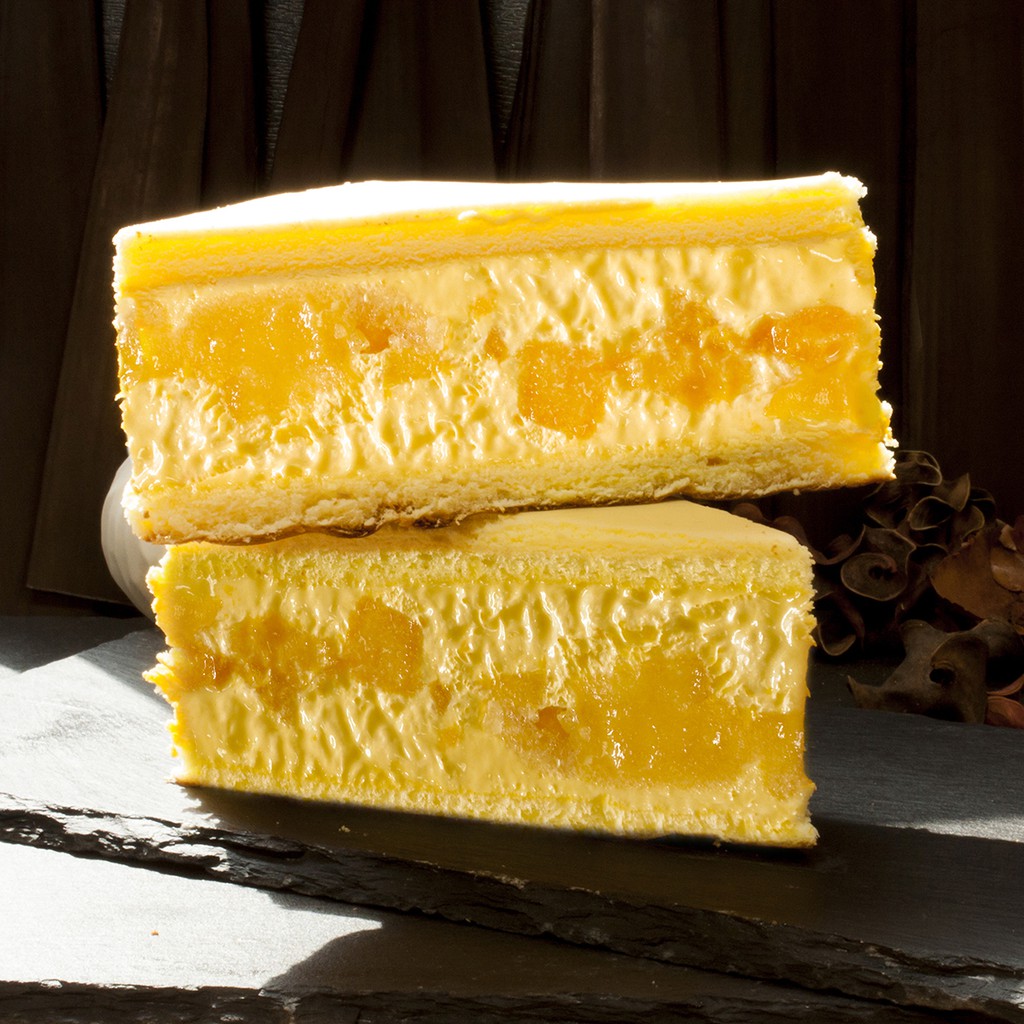 草莓果醬・牛乳・植物性鮮奶油・動物性鮮奶油・蛋黃・玉米粉・糖・棉花糖（一般市售整顆草莓的烘焙甜點，草莓農藥劑量過高，山田村一洗滌乾淨做成果粒的果醬，拌成可口的酸甜冰淇淋，草莓愛好者，一年都能吃唷）營養