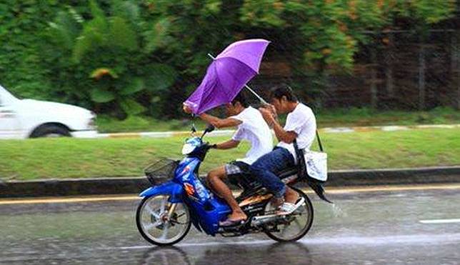 Ngeri Lihatnya! 5 Cara Nyetir Orang Thailand Ini Skill Tingkat Dewa atau Nekat