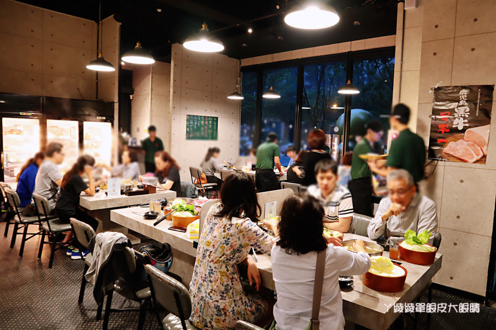 新竹火鍋無極限！竹北上官木桶鍋推出日本A5和牛吃到飽無限量供應，加碼送痛風海鮮船