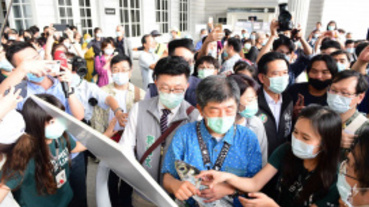 跟著防疫團隊跑！陳時中快閃台南 景點美食公開