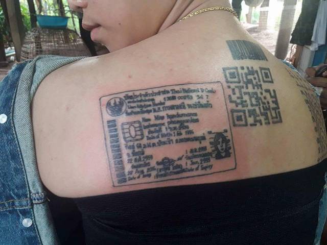 Wanita Ini Buat Tato KTP & Barcode di Punggung, Tujuannya...