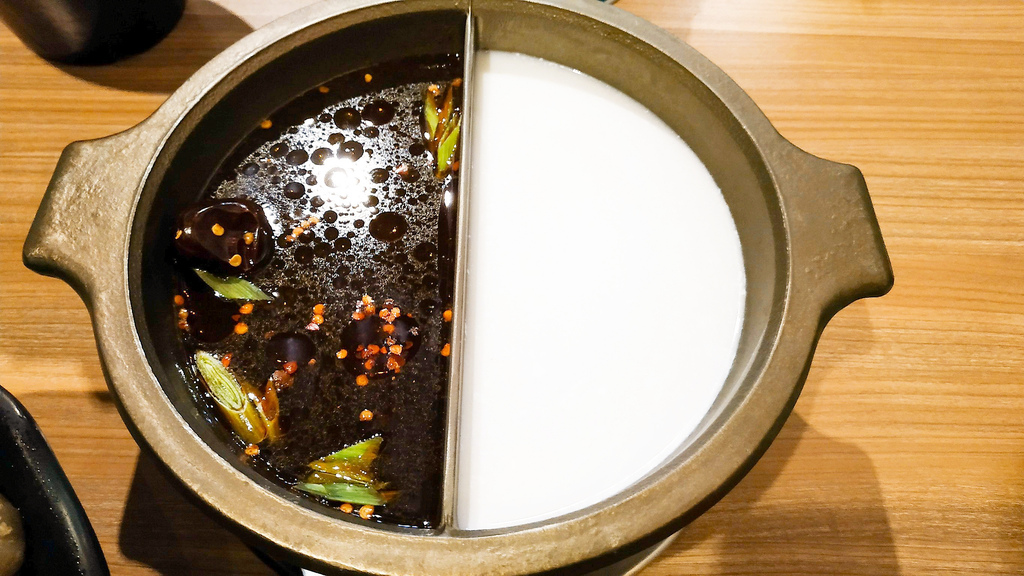 美食|推薦 高雄個人鴛鴦鍋姜一鼎 河堤店 ,超香超美味手工麻辣湯鍋及秘製麻辣鴨血91.jpg 美食|推薦 高雄個人鴛鴦鍋姜一鼎 河堤店 ,超香超美味手工麻辣湯鍋及秘製麻辣鴨血91.jpg