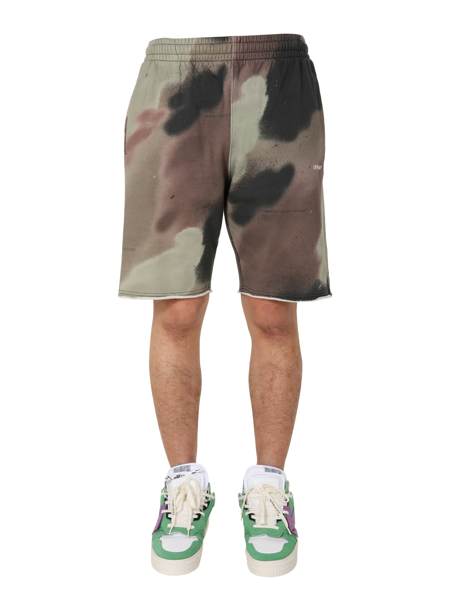 elastic waist with inner coulisse two side and one back pocket front logo back print raw cut hem reg