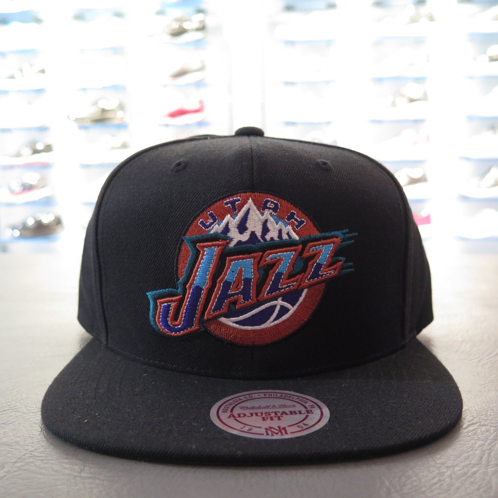 #iSport #棒球帽 #NBA #JAZZ #MandN ◇所有商品皆100%公司正品 全新現貨 販售商品皆開立發票 敬請安心選購☺◇本賣場實體店面位於桃園中壢市中正路商圈，經營三十餘年，為品牌簽