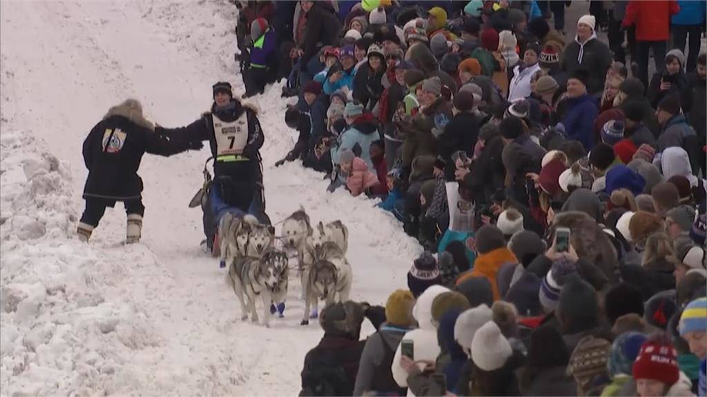 美國雪橇犬大賽開跑 狗狗穿螢光小襪超q模樣防凍傷 民視新聞網 Line Today