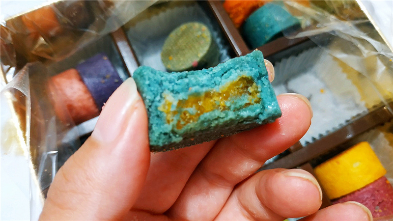 大富研究所・烘焙の專門店｜BR. BakingStudio豐富顏色的馬卡酥MACASWEET禮盒和中秋節送禮必備蛋黃酥 ，月圓圓創意禮盒組讓人忘不了的好滋味28.jpg