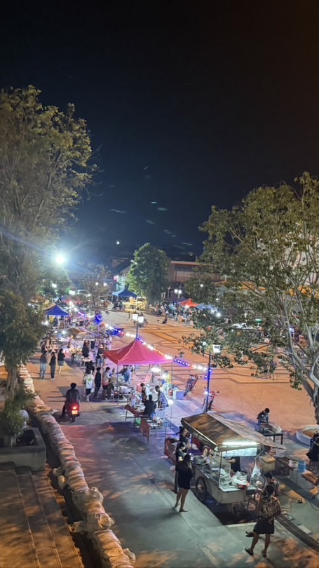 ตลาดริมเขื่อน