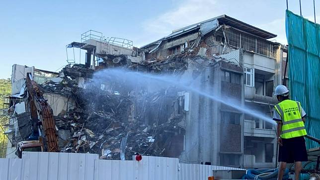 大直街房屋塌陷拆除現況。廖瑞祥攝