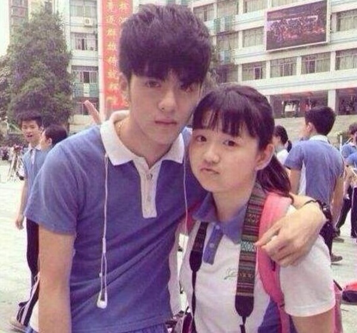 近期爆火男星的青澀舊照！鄧為、成毅風格差異大，陳哲遠、曾舜晞從小顏值就高！