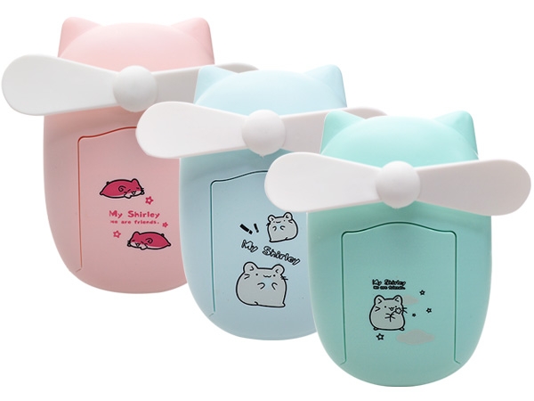 多功能噴霧手持小風扇(1入) 款式可選【D021537】，還有更多的日韓美妝、海外保養品、零食都在小三美日，現在購買立即出貨給您。