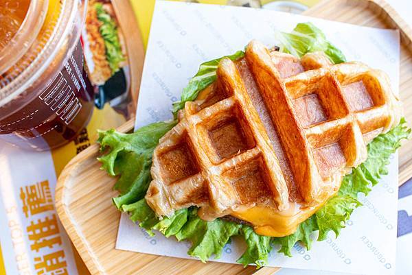 【蘆洲美食】Q Burger-正統香港與澳門的美味,首創港澳式早午餐店 【蘆洲美食】Q Burger-正統香港與澳門的美味,首創港澳式早午餐店